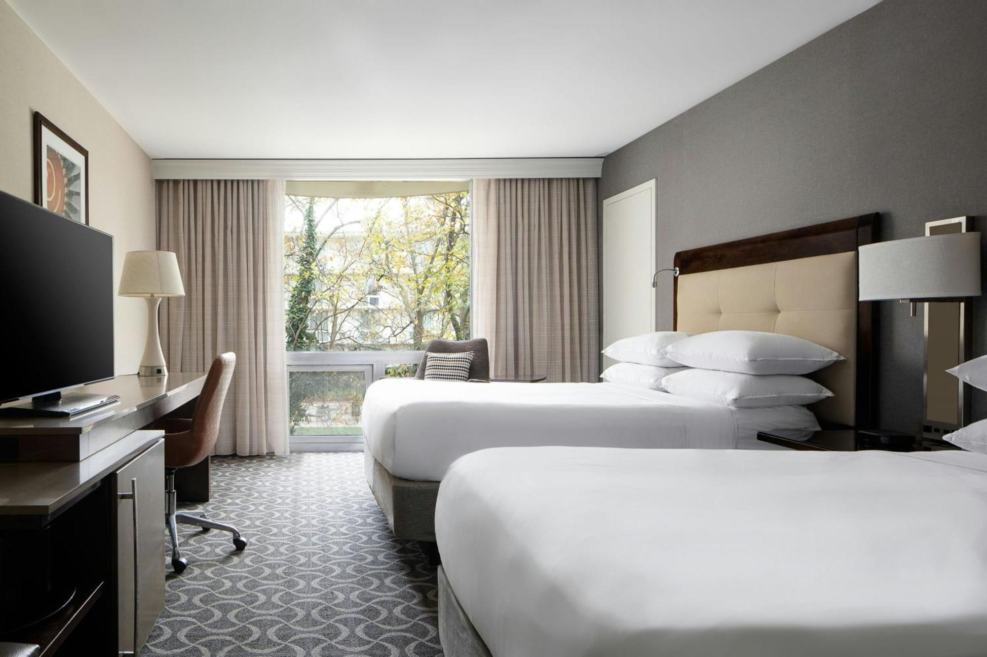 Marriott St. Louis Airport Hotel Edmundson Exterior photo