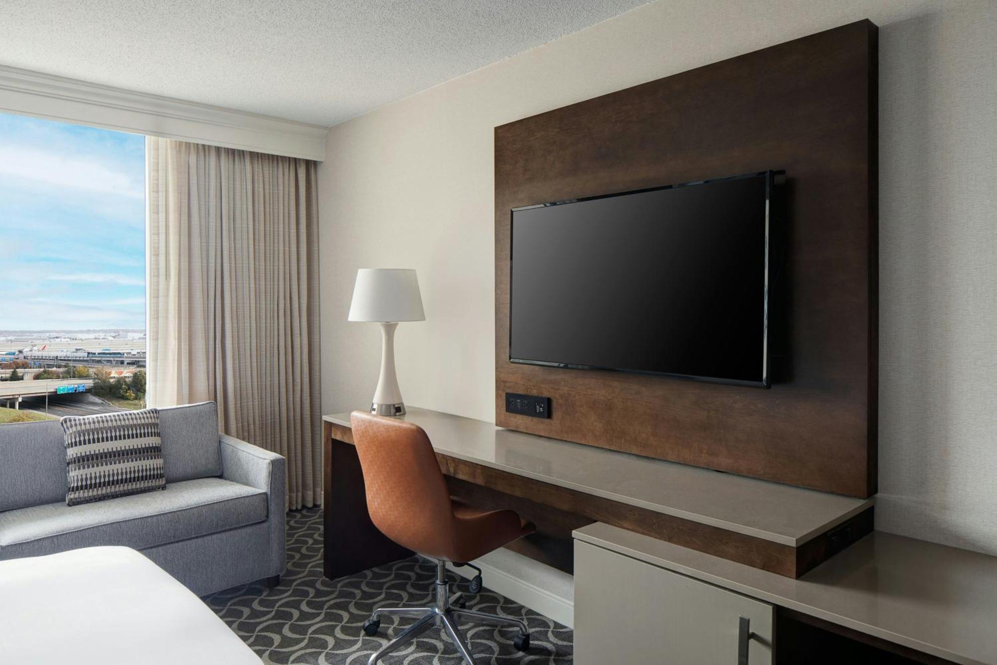 Marriott St. Louis Airport Hotel Edmundson Exterior photo