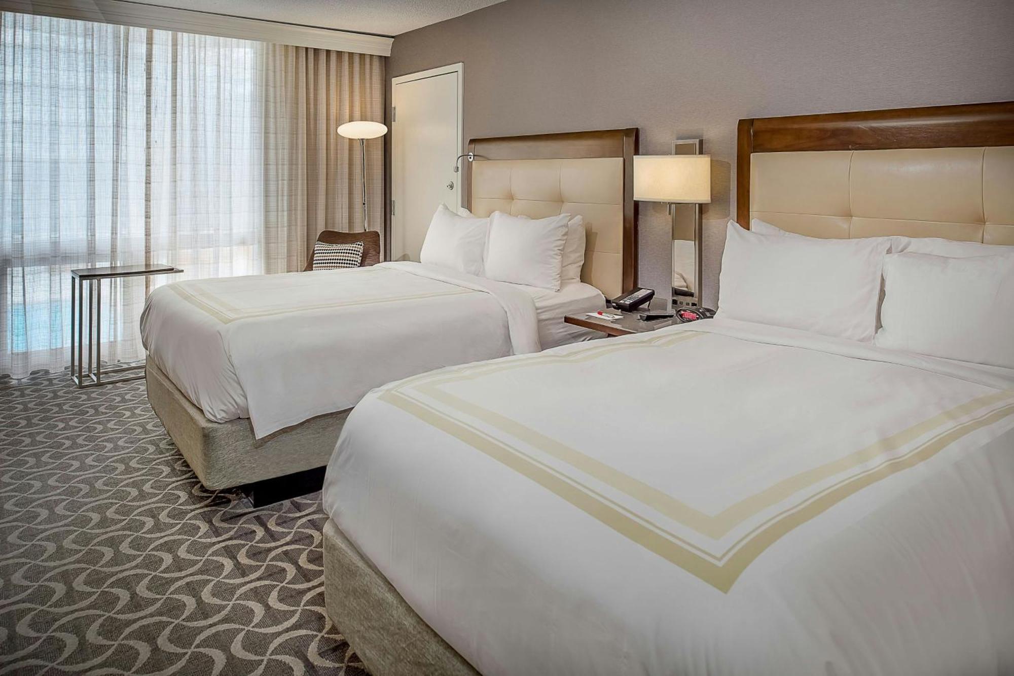 Marriott St. Louis Airport Hotel Edmundson Exterior photo