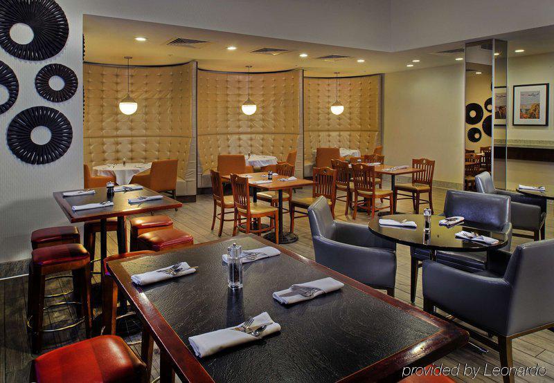 Marriott St. Louis Airport Hotel Edmundson Exterior photo