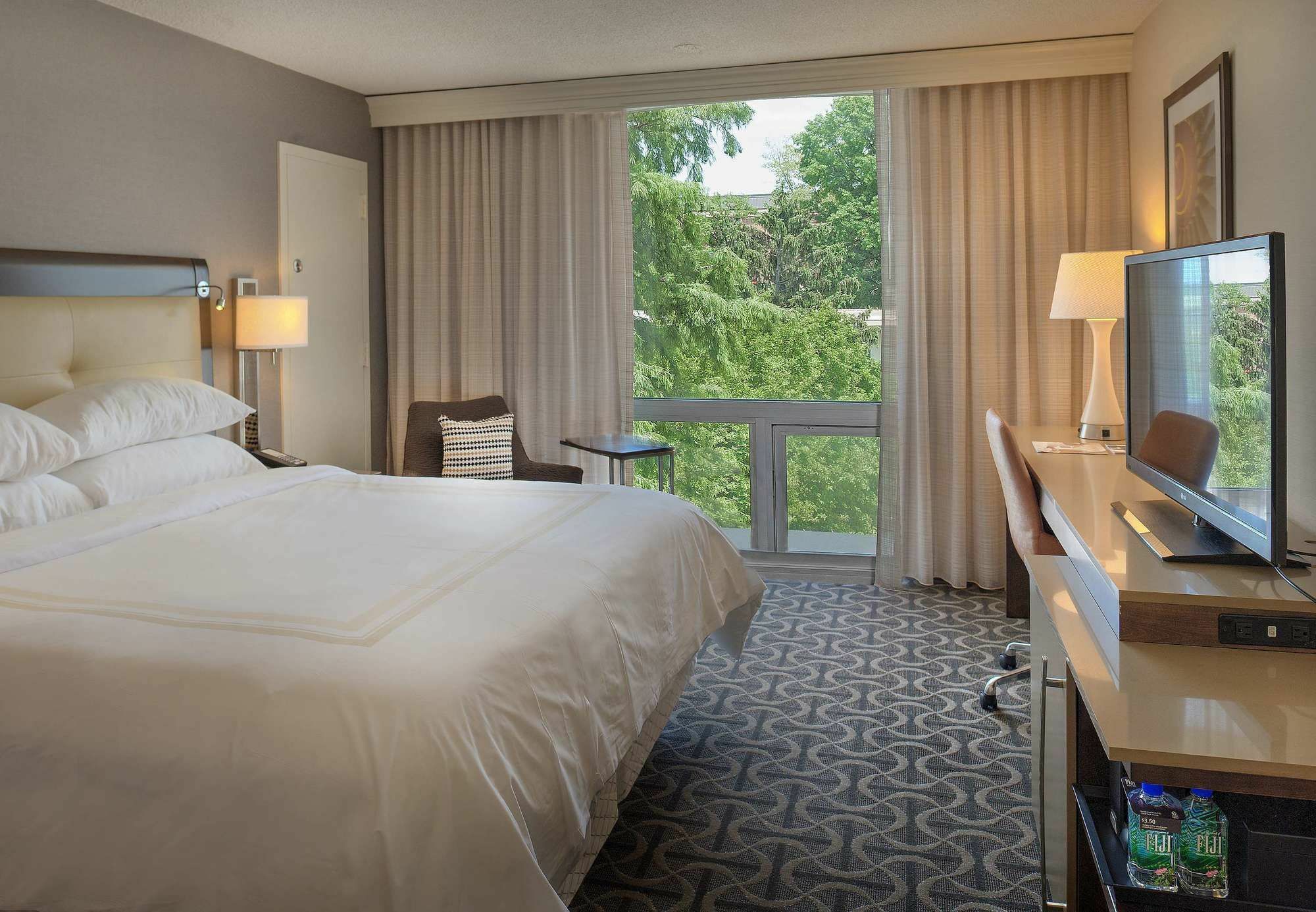 Marriott St. Louis Airport Hotel Edmundson Exterior photo